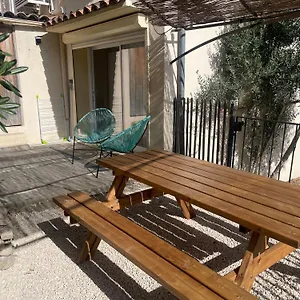Hébergement de vacances Maison De Village Au Pied Du Luberon., Peypin-d'Aigues