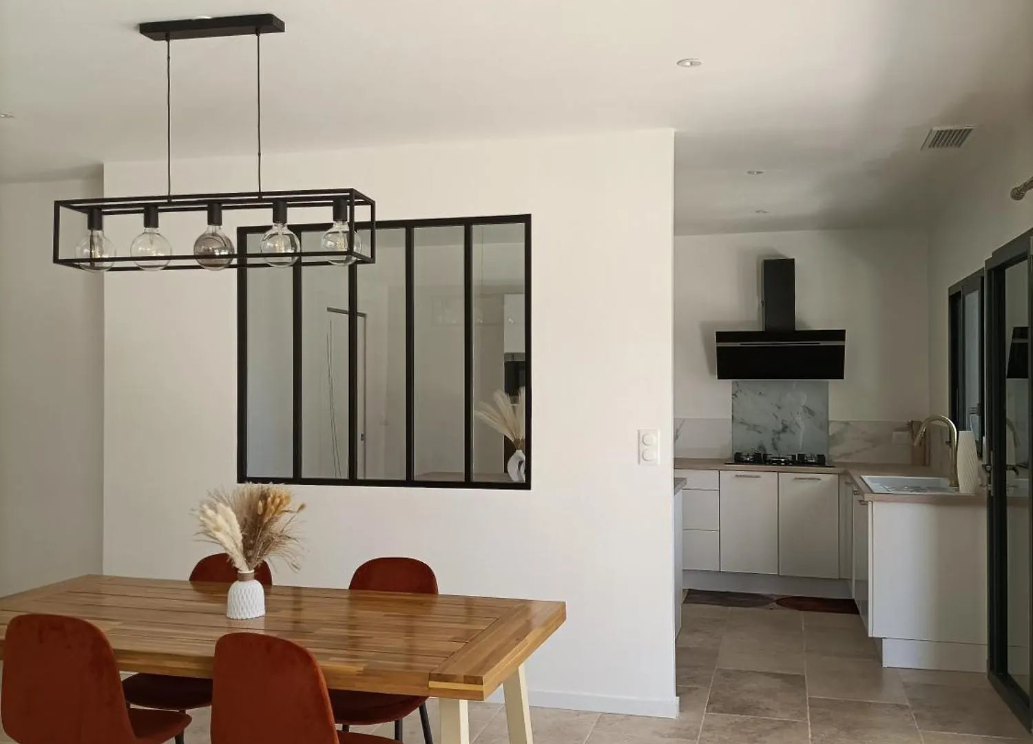 Maison Neuf En Provence Monteux Holiday home